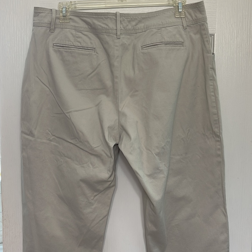 Lee Capris - Picture 5 of 5
